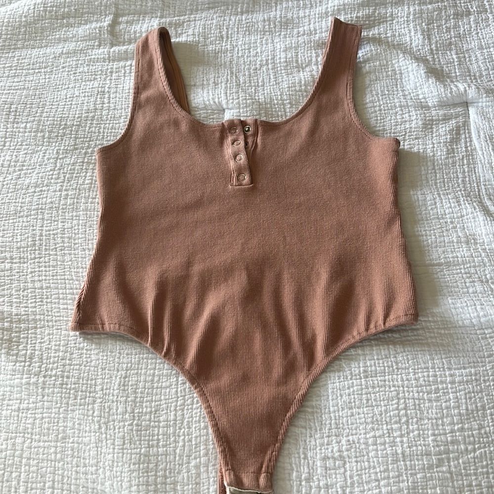 Buddy love nude/blush body suit